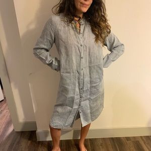 Tunic with a mandarin collar